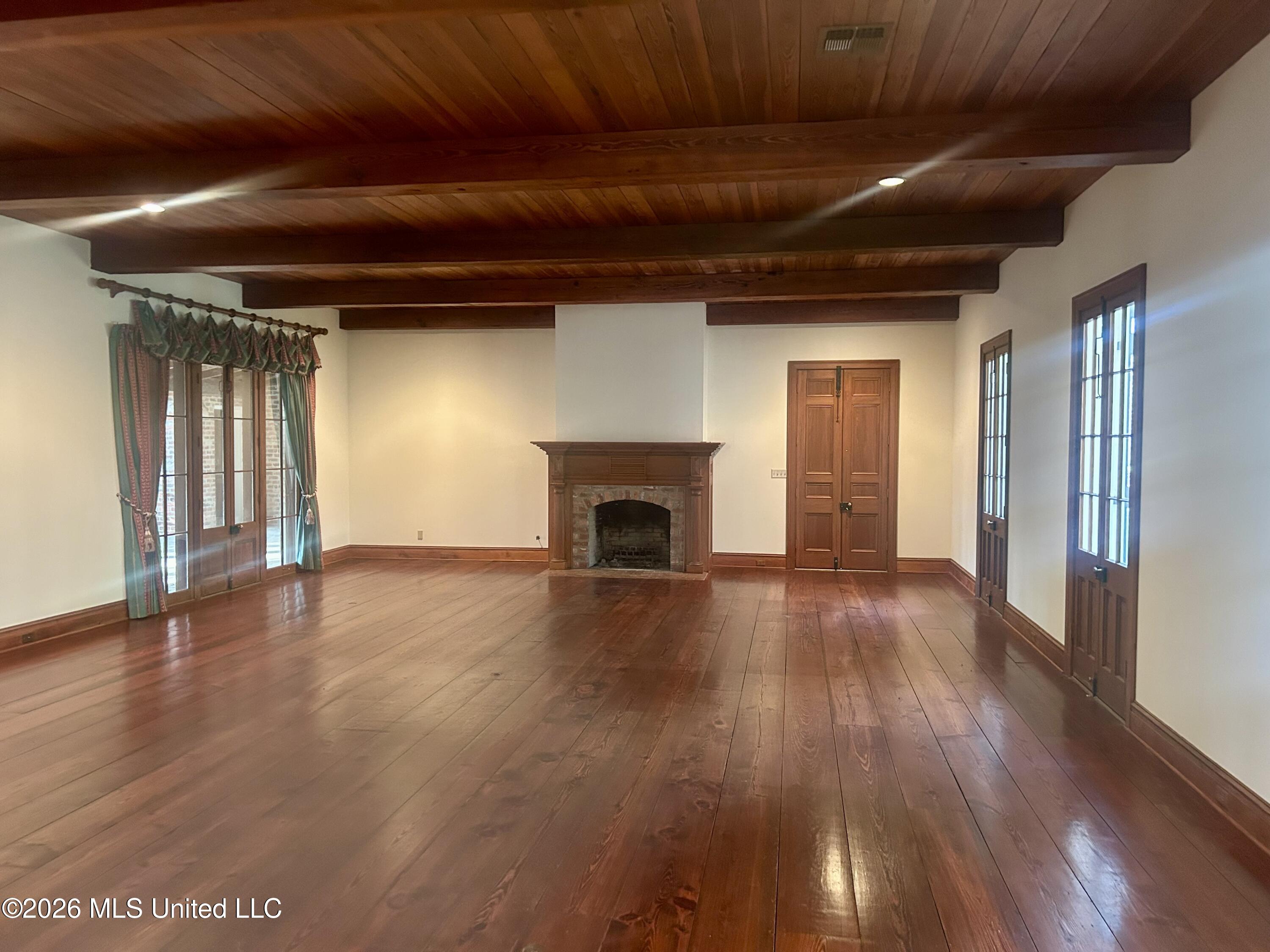 657 Zetus Road Northeast Brookhaven, MS 39601 - Photo 68 of 80 living room v