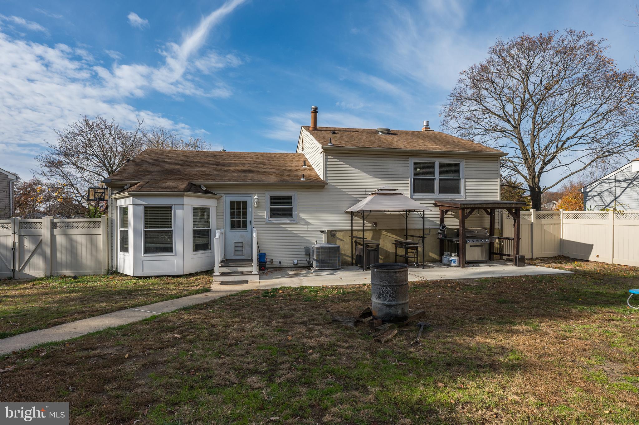 28 Mary Ellen Lane Sicklerville, NJ 08081 - Photo 28 of 46 a front view of a house with a yard