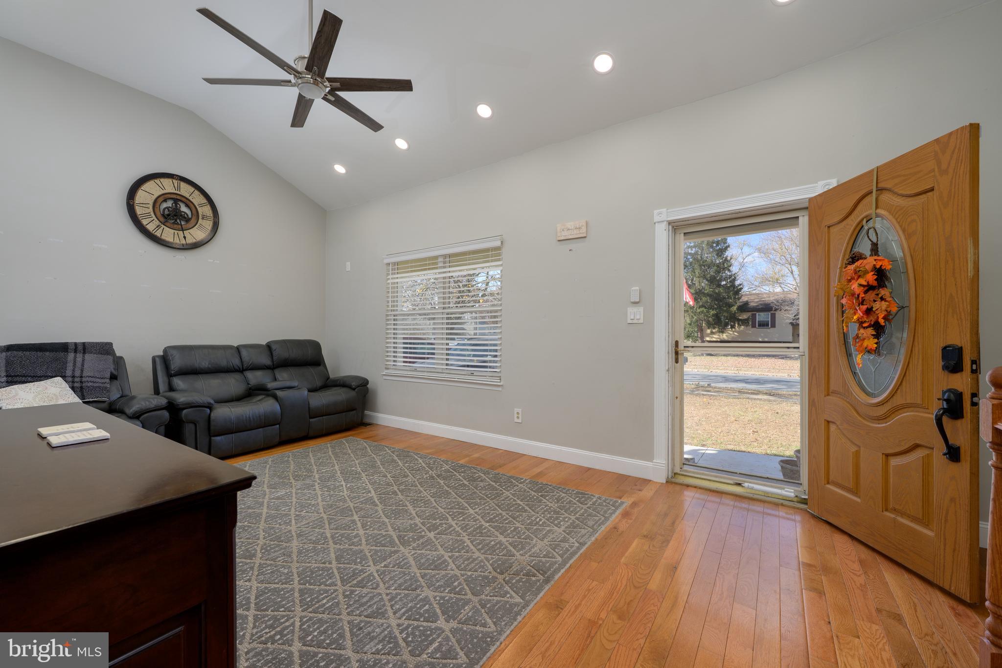 28 Mary Ellen Lane Sicklerville, NJ 08081 - Photo 5 of 46 a living room with furniture and a window