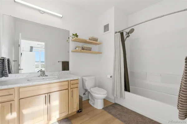 $242,737 | 5702 Central Park Boulevard, Unit 322, Denver, CO 80238