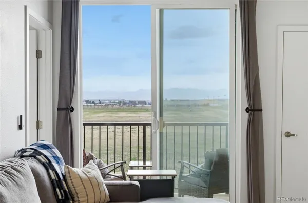 $242,737 | 5702 Central Park Boulevard, Unit 322, Denver, CO 80238
