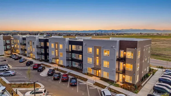 $242,737 | 5702 Central Park Boulevard, Unit 322, Denver, CO 80238