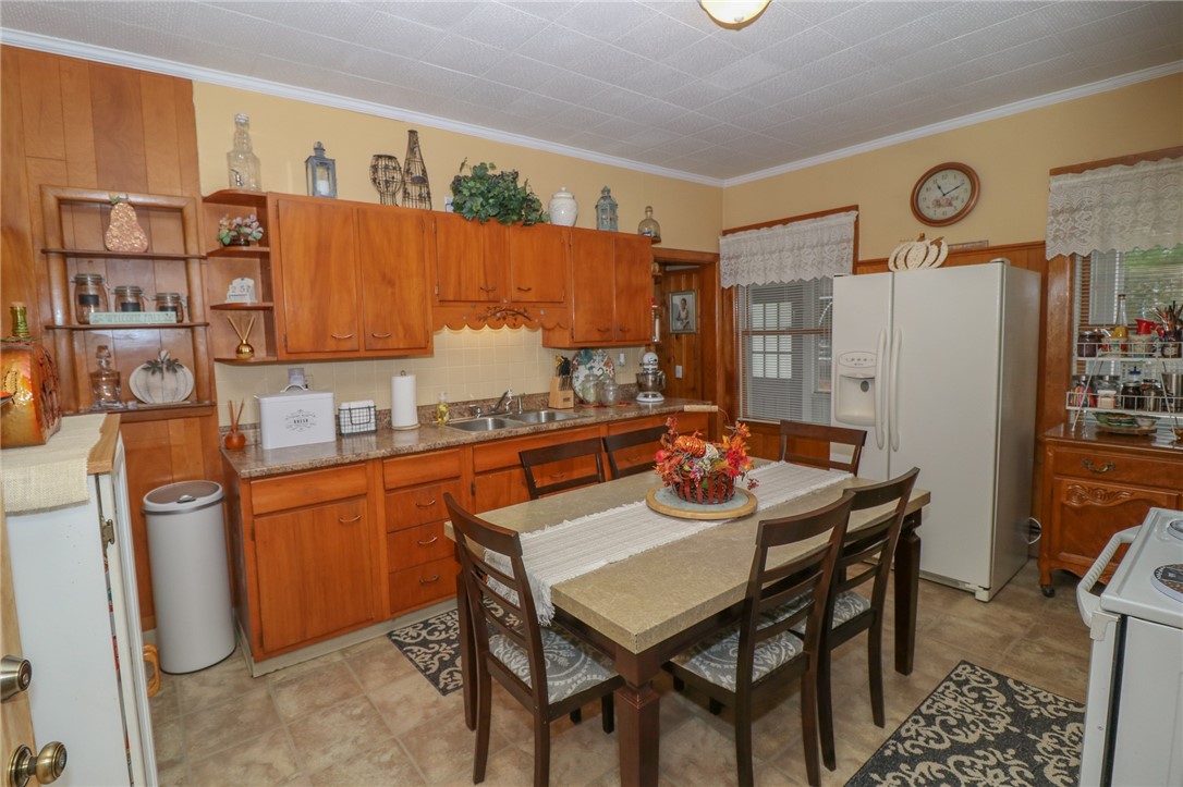209 River Road Lincoln, RI 02865 - Photo 14 of 42