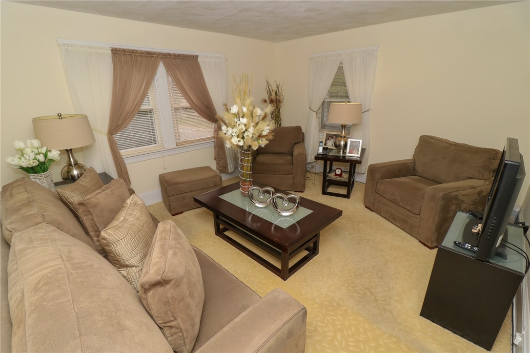 209 River Road Lincoln, RI 02865 - Photo 32 of 42