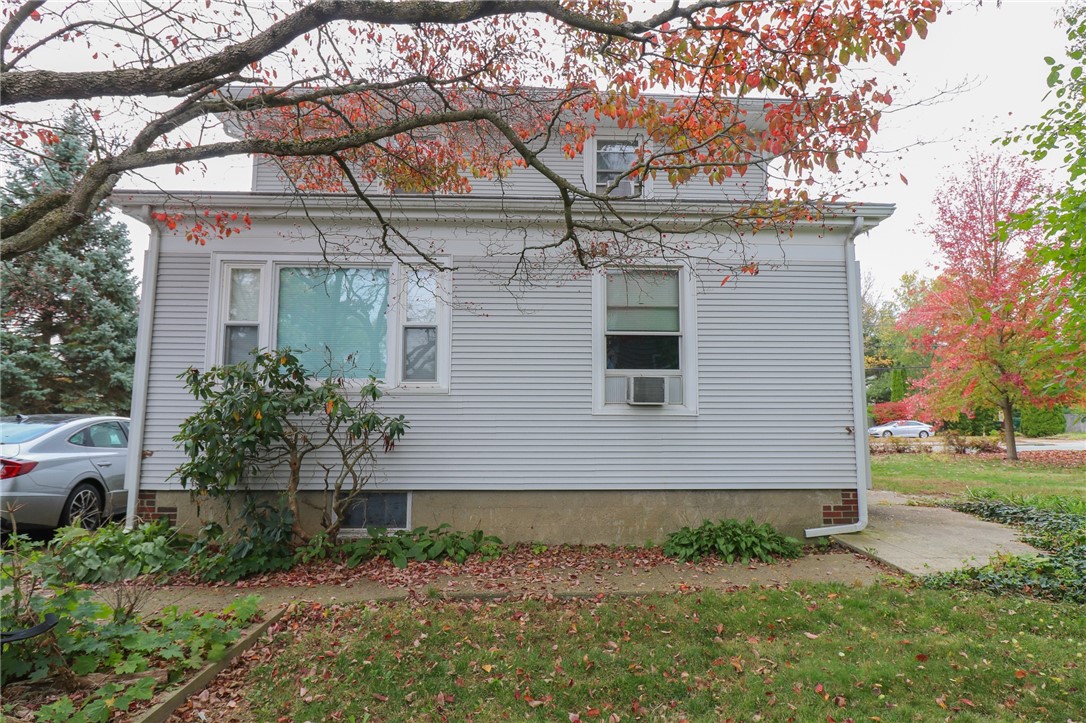 209 River Road Lincoln, RI 02865 - Photo 4 of 42