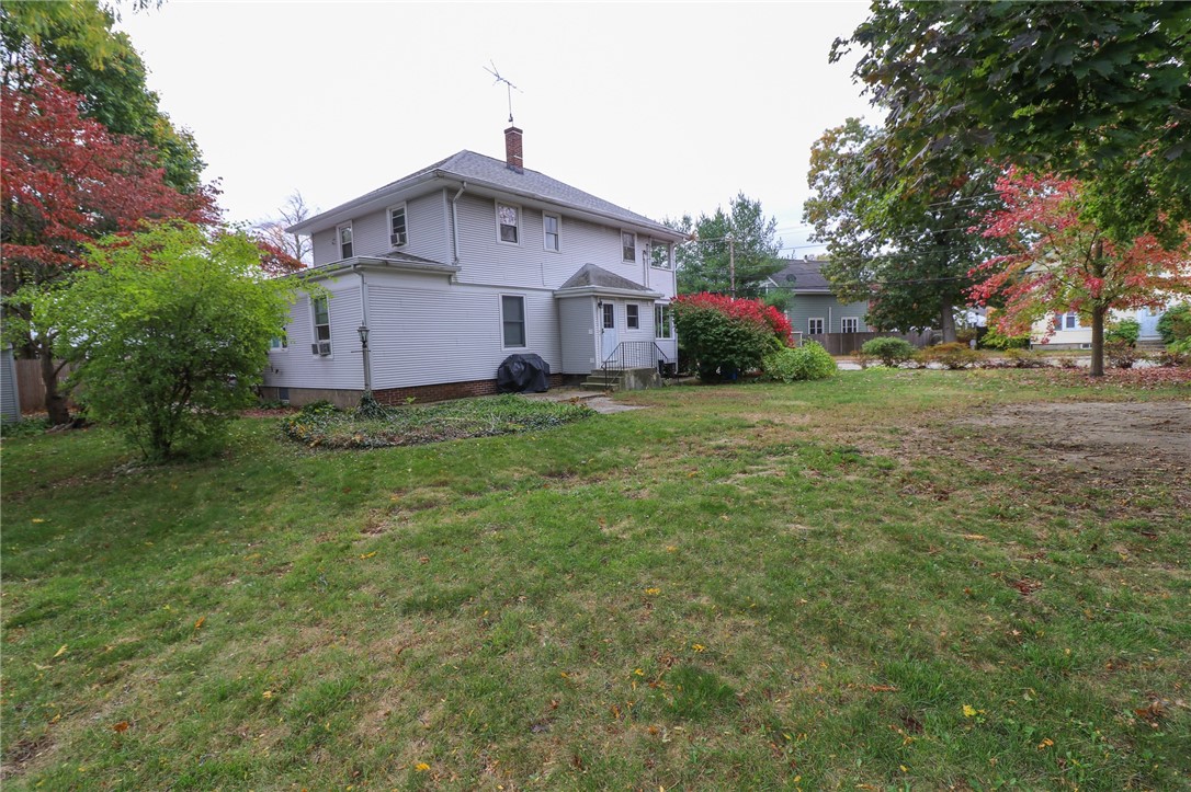 209 River Road Lincoln, RI 02865 - Photo 9 of 42