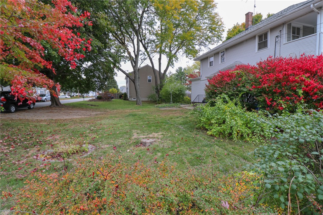 209 River Road Lincoln, RI 02865 - Photo 10 of 42
