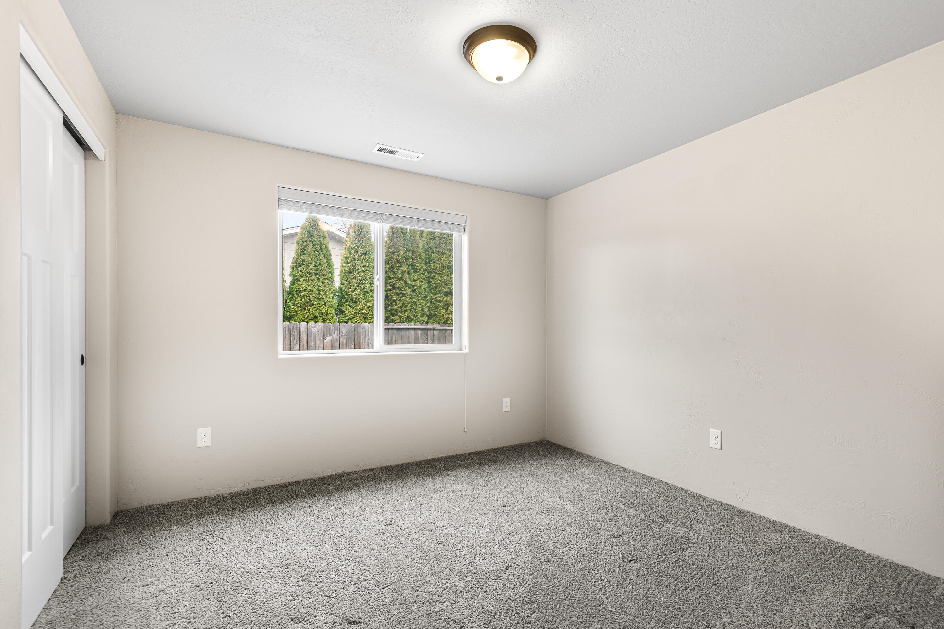 3288 Grant Road Central Point, OR 97502 - Photo 18 of 30 9R9A5852