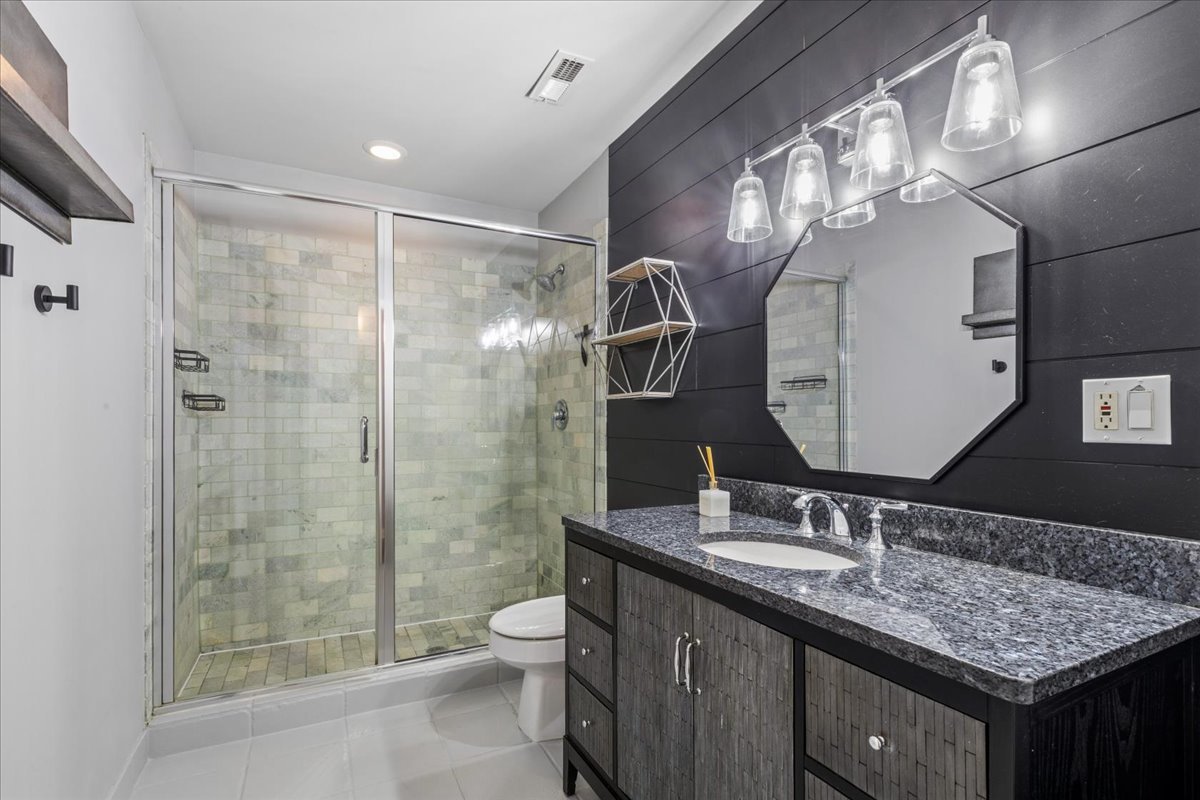 523 North Racine Avenue, Unit 1 Chicago, IL 60642 - Photo 11 of 29 Gallery Image 11