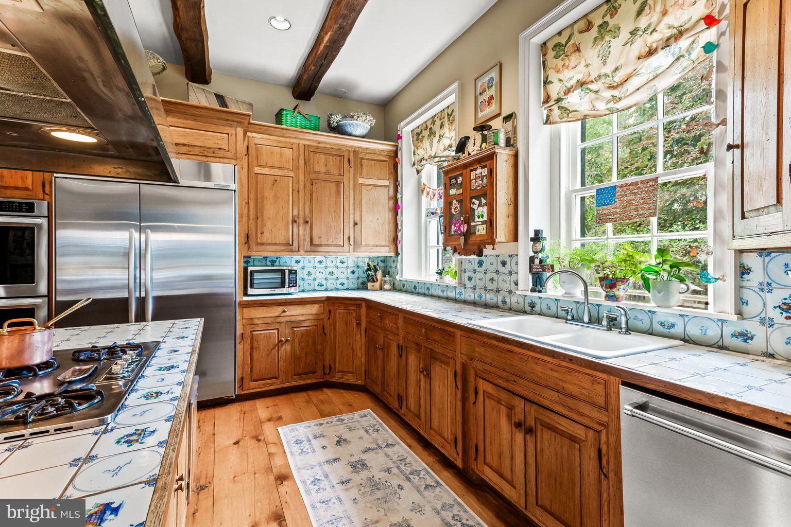 300 Somerset Road Baltimore, MD 21210 - Photo 15 of 48 Light filled kitchen