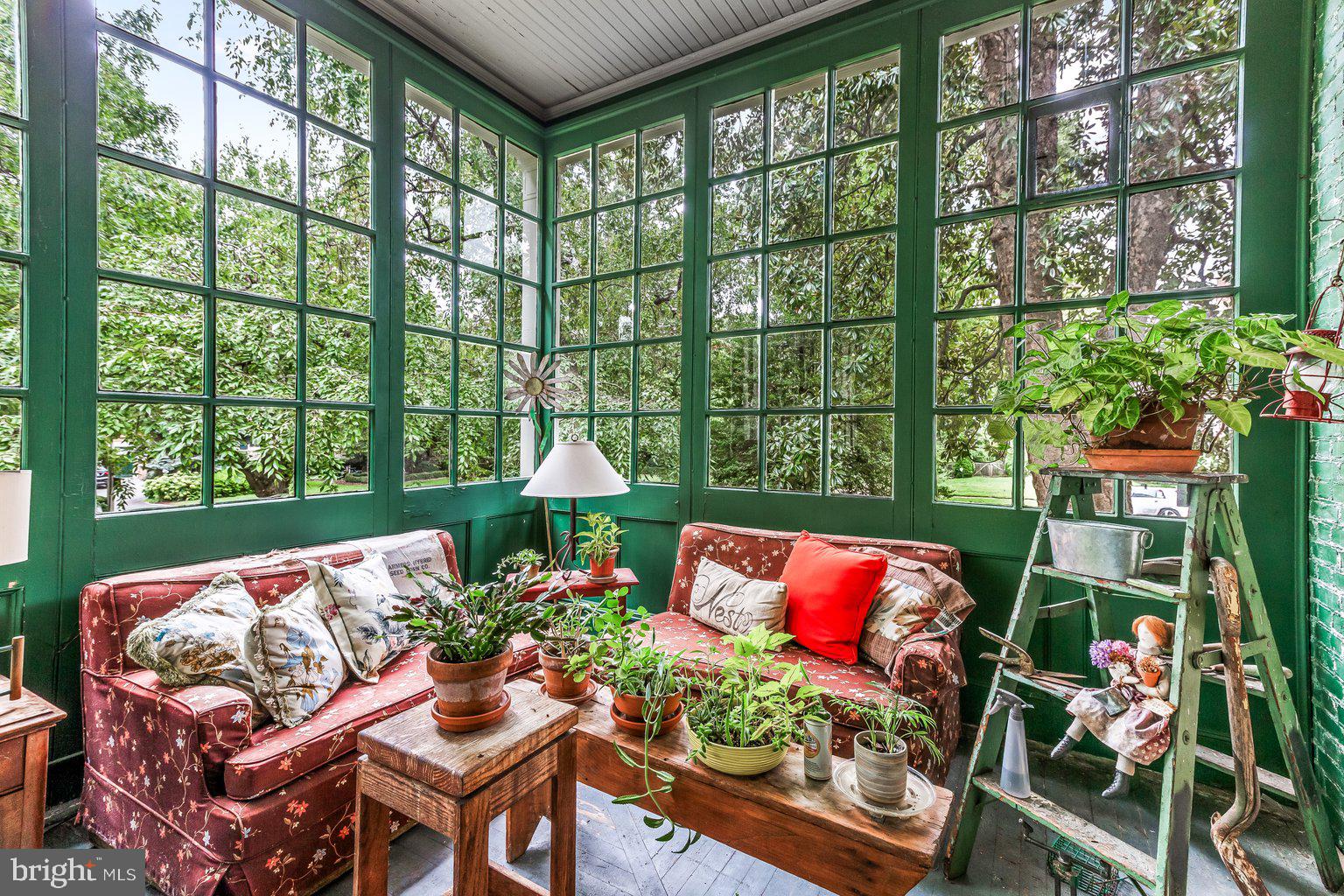 300 Somerset Road Baltimore, MD 21210 - Photo 21 of 48 First floor sunroom