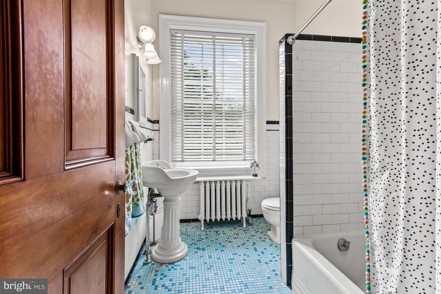 300 Somerset Road Baltimore, MD 21210 - Photo 36 of 48 Hall bathroom