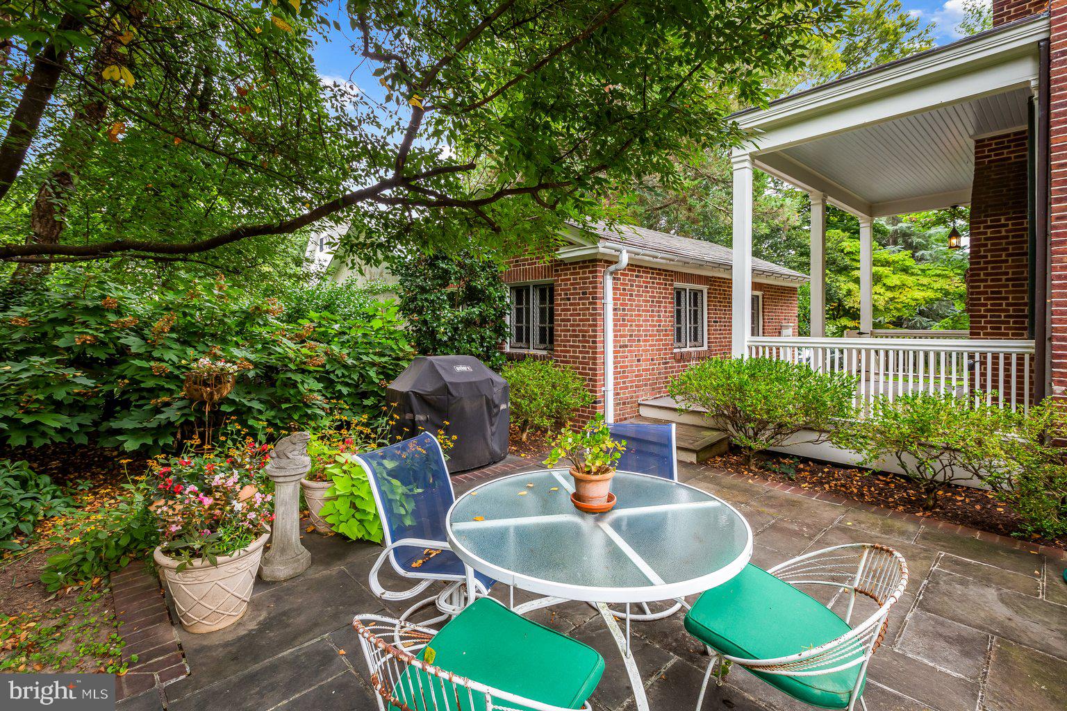 300 Somerset Road Baltimore, MD 21210 - Photo 40 of 48 Patio on side yard