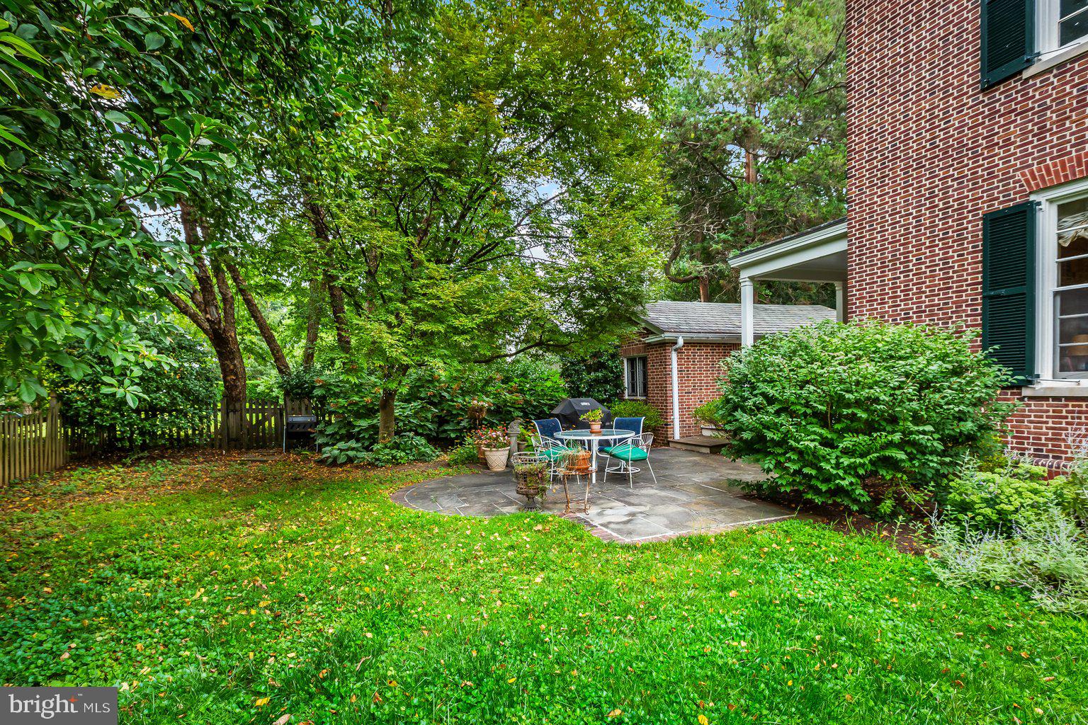 300 Somerset Road Baltimore, MD 21210 - Photo 41 of 48 Sideyard