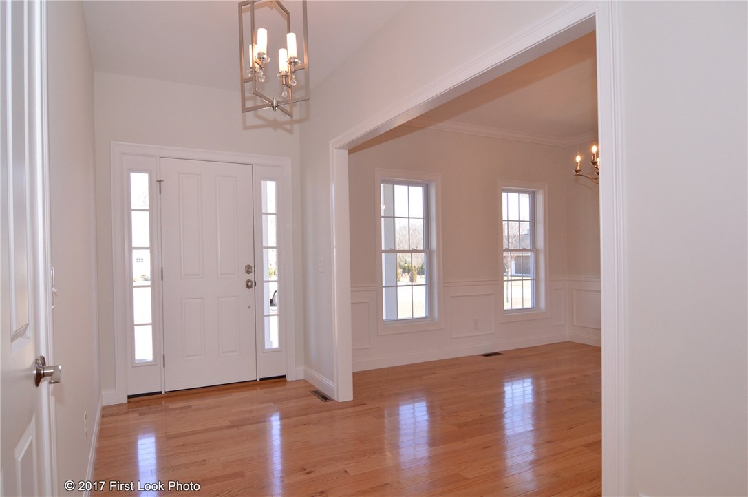206 Rodman Lane North Kingstown, RI 02852 - Photo 3 of 29
