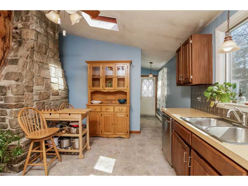 1 Weaver Road Johnston, RI 02919 - Photo 11 of 21 Kitchen.