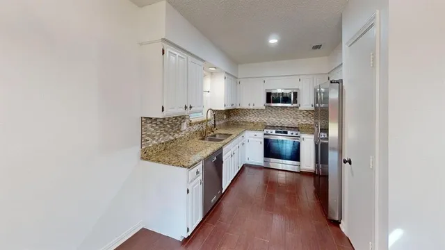 $2,350 | 217 Creekside Lane, Coppell, TX 75019