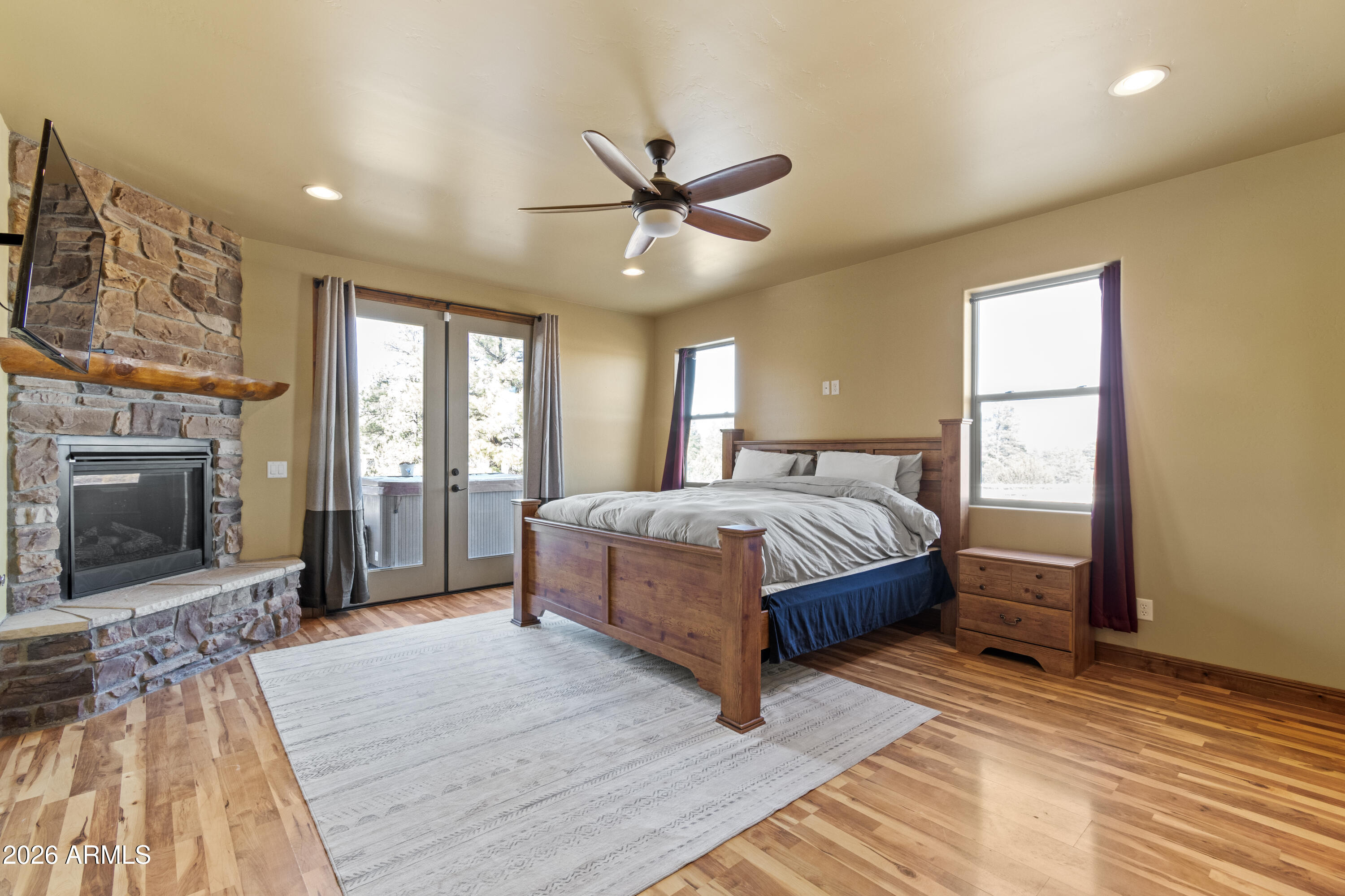 816 Fern Way Show Low, AZ 85901 - Photo 23 of 93 Primary Bedroom