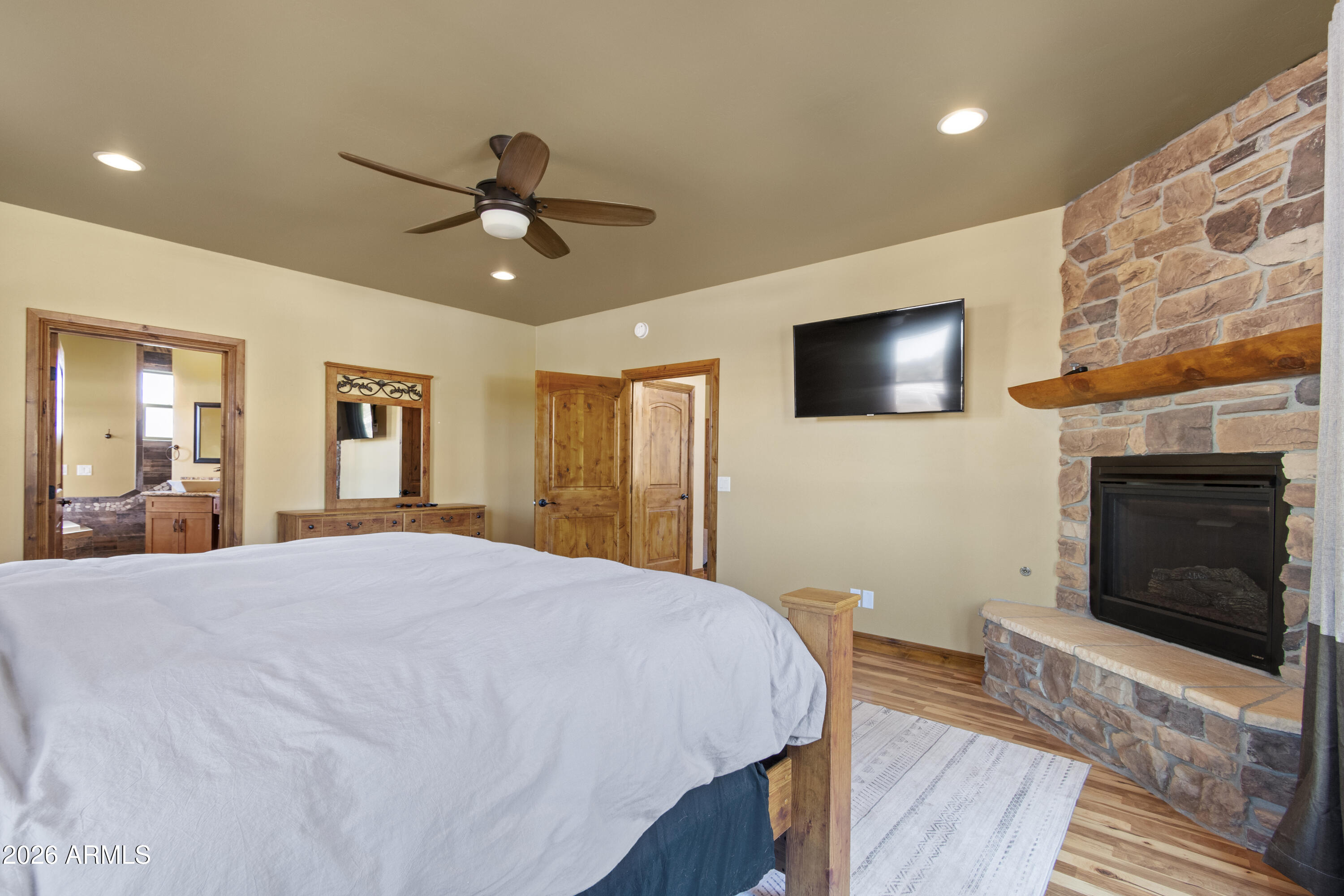 816 Fern Way Show Low, AZ 85901 - Photo 26 of 93 Primary Bedroom