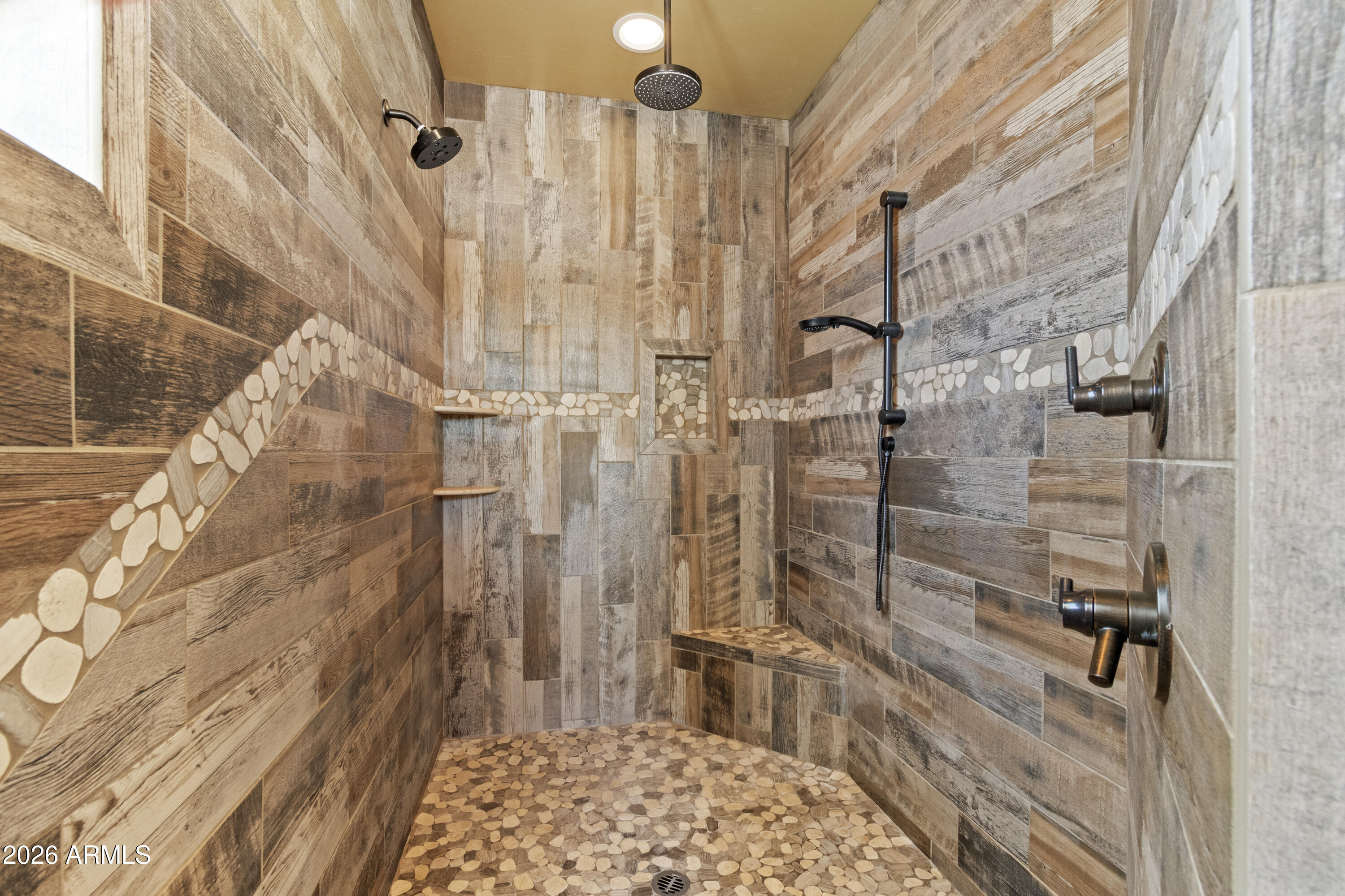 816 Fern Way Show Low, AZ 85901 - Photo 30 of 93 a bathroom with a shower
