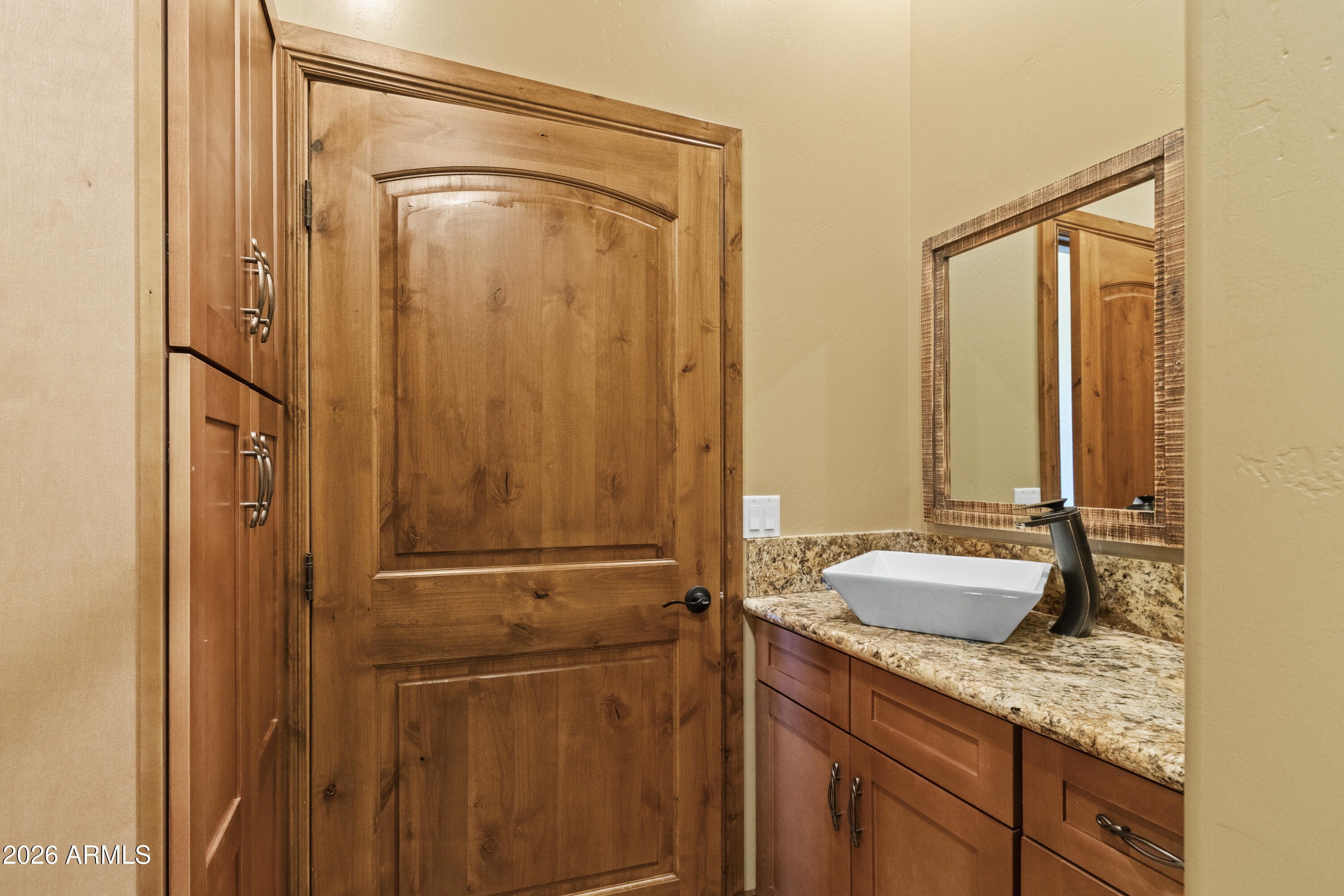 816 Fern Way Show Low, AZ 85901 - Photo 73 of 93 Bathroom 6 ensuite