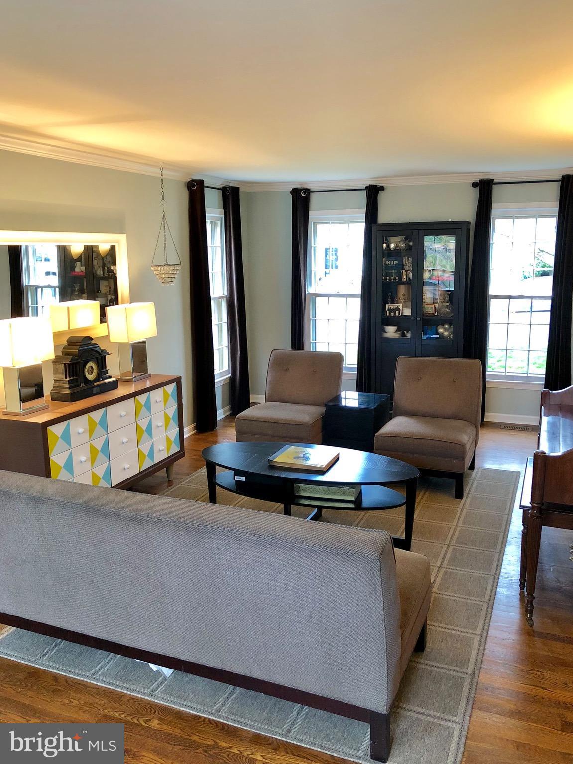 1631 Stowe Road Reston, VA 20194 - Photo 10 of 18 Living Room