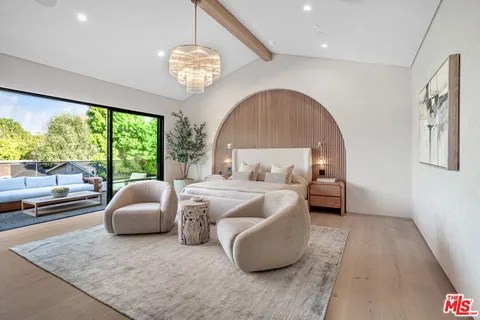 $4,349,000 | 4830 Valjean Avenue, Encino, CA 91436