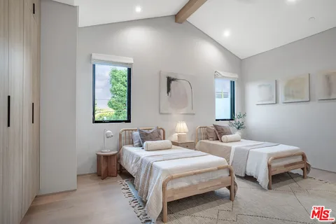 $4,349,000 | 4830 Valjean Avenue, Encino, CA 91436