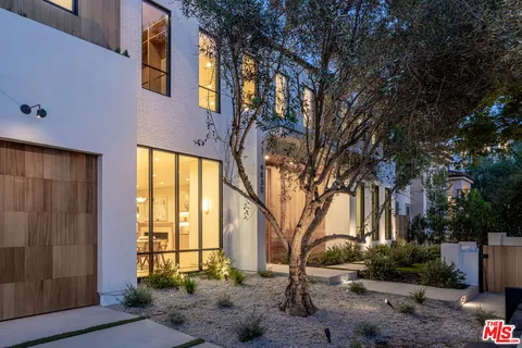 $4,349,000 | 4830 Valjean Avenue, Encino, CA 91436