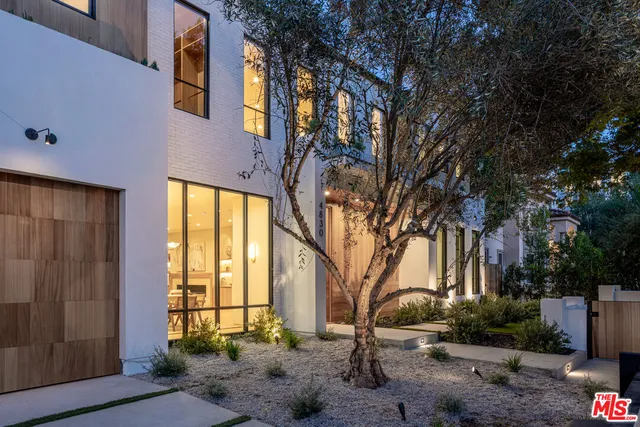 $4,349,000 | 4830 Valjean Avenue, Encino, CA 91436