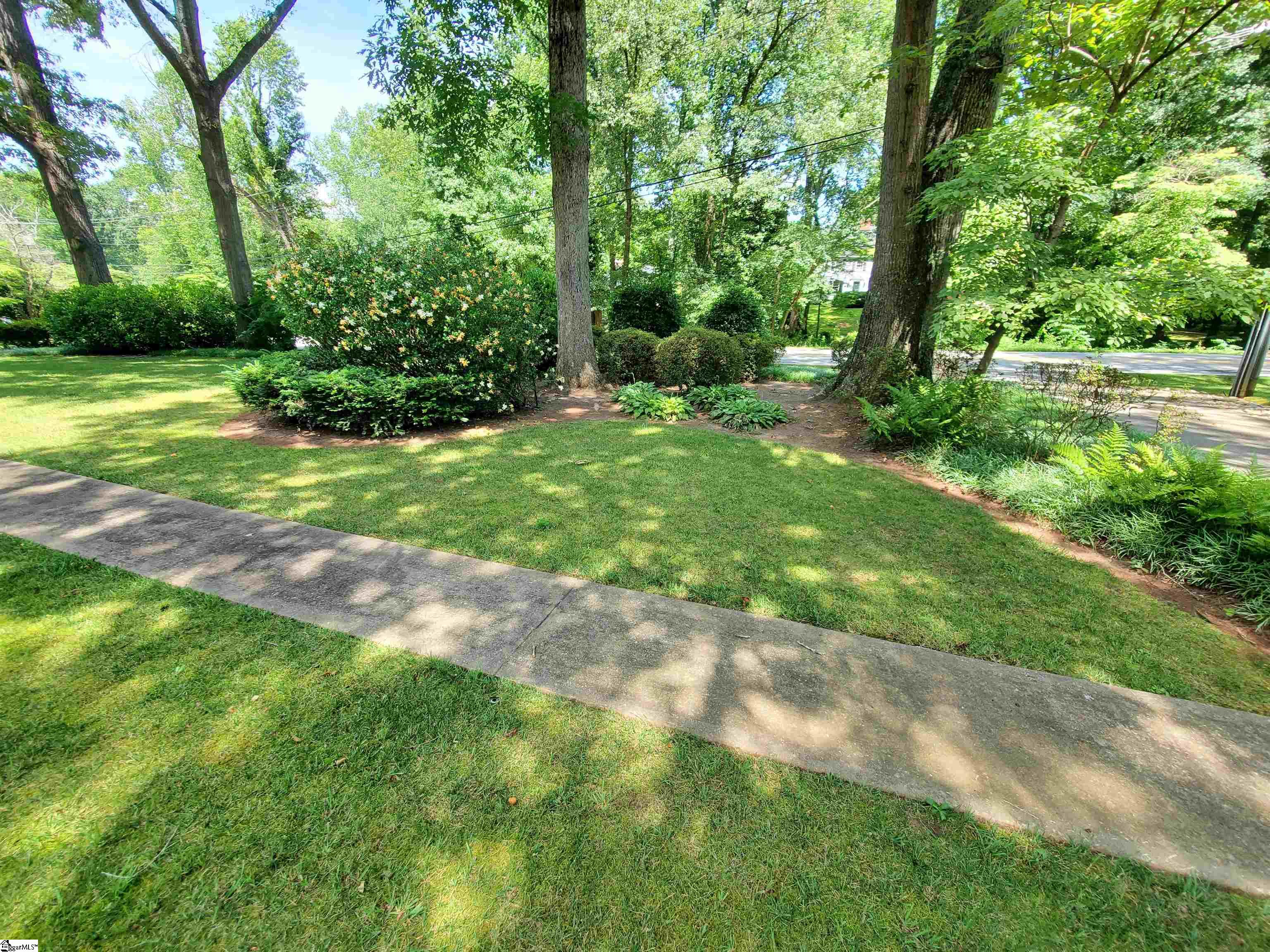 407 Laurel Road Easley, SC 29642 - Photo 3 of 31 Gallery Image 3