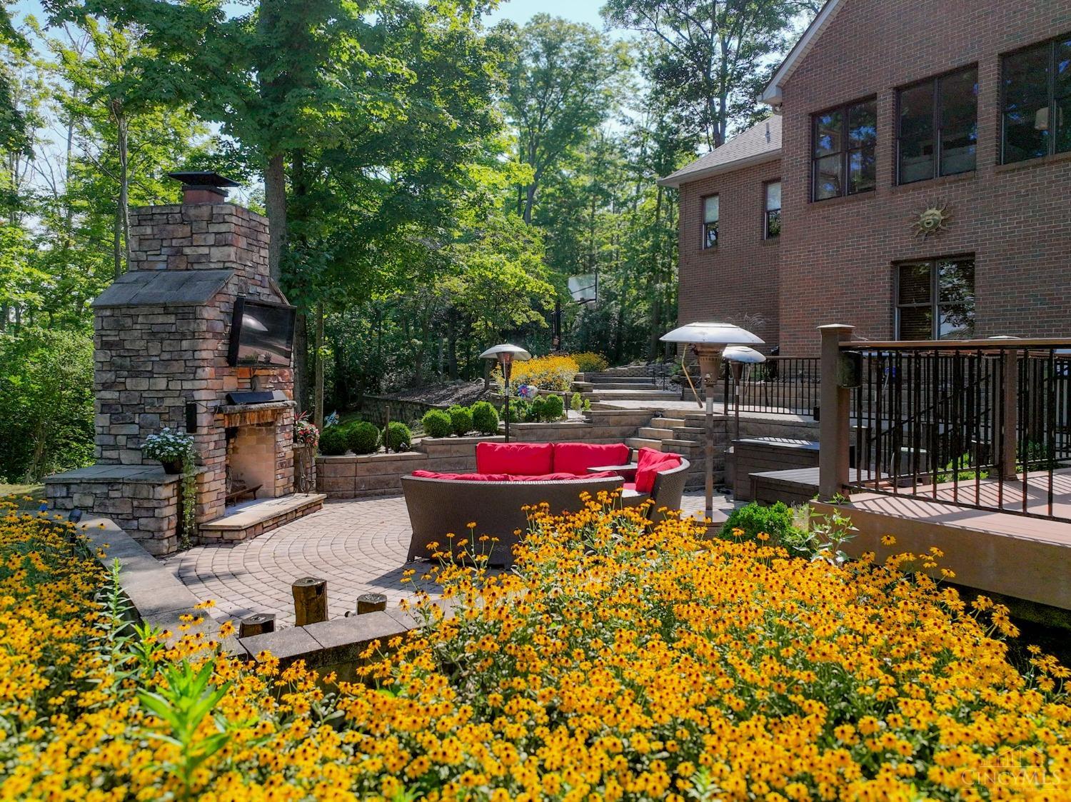3831 Sunburst Ridge Lane Cincinnati, OH 45248 - Photo 5 of 44