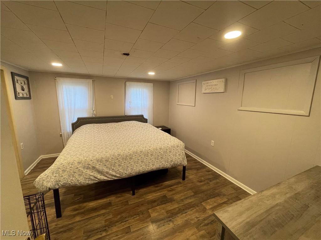 12337 Vincent Road Mount Vernon, OH 43050 - Photo 21 of 34 Bedroom with dark hardwood / wood-style floors
