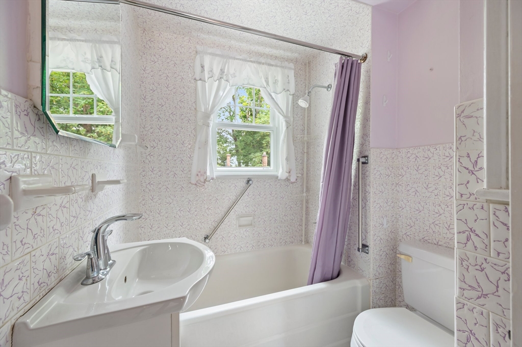 119 Clinton Road Weymouth, MA 02189 - Photo 15 of 29 Gallery Image 15