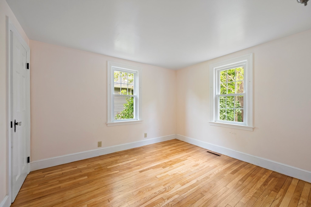 119 Clinton Road Weymouth, MA 02189 - Photo 16 of 29 Gallery Image 16