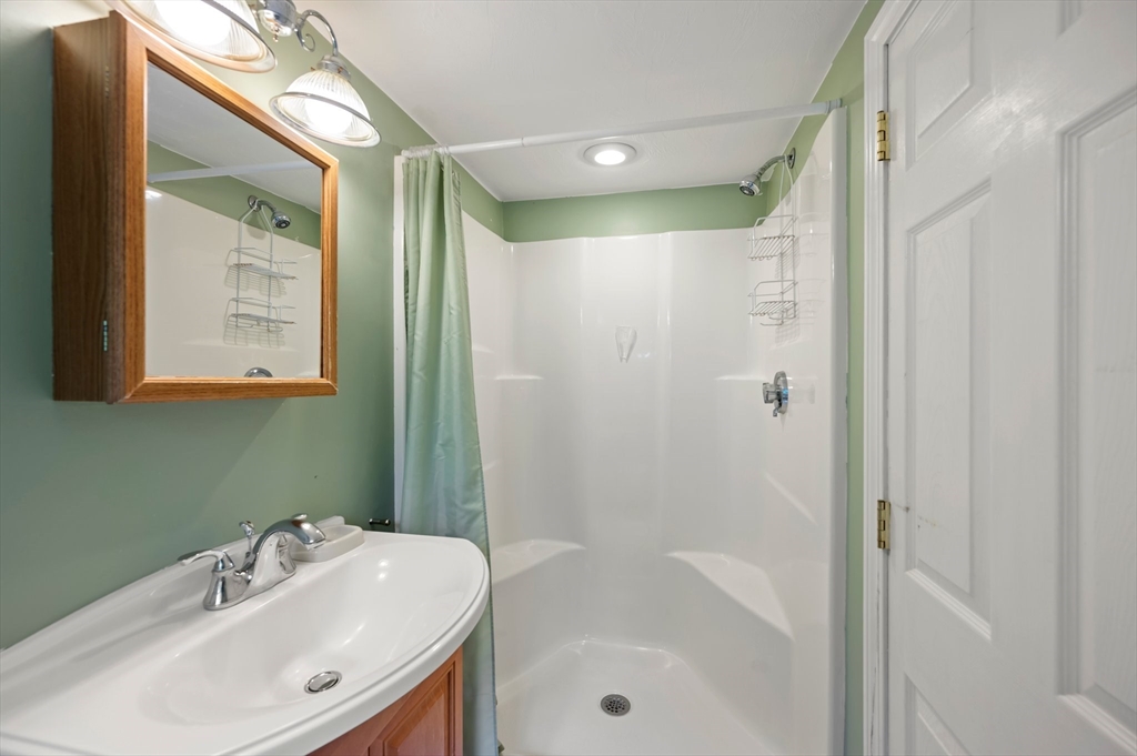 119 Clinton Road Weymouth, MA 02189 - Photo 22 of 29 Gallery Image 22