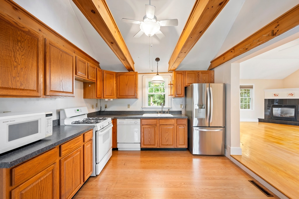 119 Clinton Road Weymouth, MA 02189 - Photo 4 of 29 Gallery Image 4