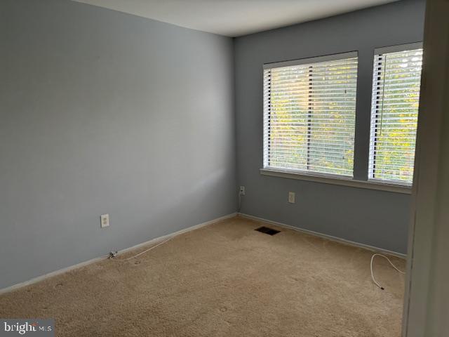 7900 Spring Forest Court Springfield, VA 22152 - Photo 18 of 40 a room that has a window in it
