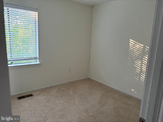 7900 Spring Forest Court Springfield, VA 22152 - Photo 20 of 40 an empty room with a window