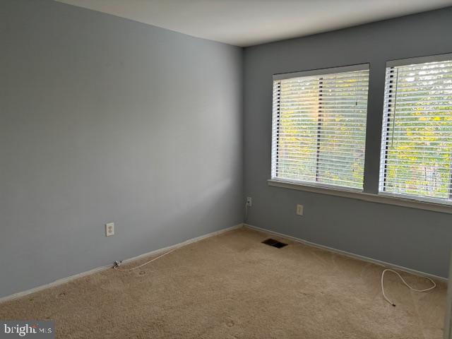 7900 Spring Forest Court Springfield, VA 22152 - Photo 21 of 40 a room that has a window in it