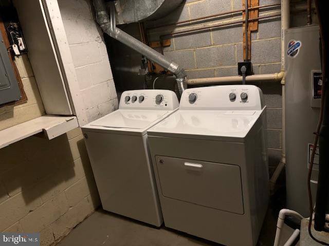 7900 Spring Forest Court Springfield, VA 22152 - Photo 40 of 40 a utility room with dryer and washer