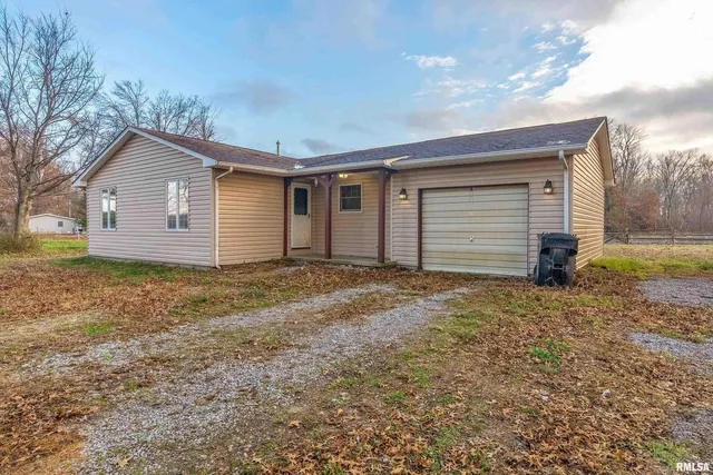 $199,900 | 18662 Liberty School Road, Thompsonville, IL 62890