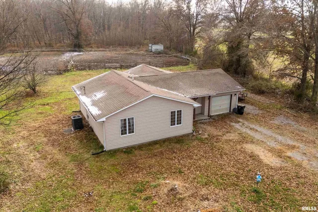 $199,900 | 18662 Liberty School Road, Thompsonville, IL 62890