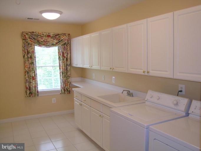 10000 Windy Hollow Road Great Falls, VA 22066 - Photo 17 of 30 Laundry Area 1