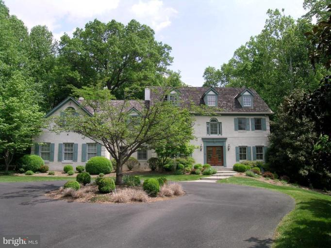 10000 Windy Hollow Road Great Falls, VA 22066 - Photo 2 of 30 Exterior #2