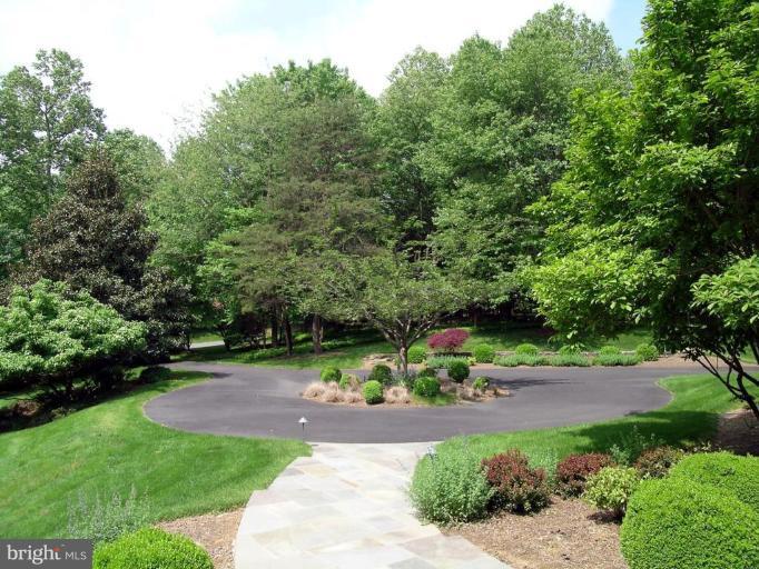 10000 Windy Hollow Road Great Falls, VA 22066 - Photo 24 of 30 Exterior #3