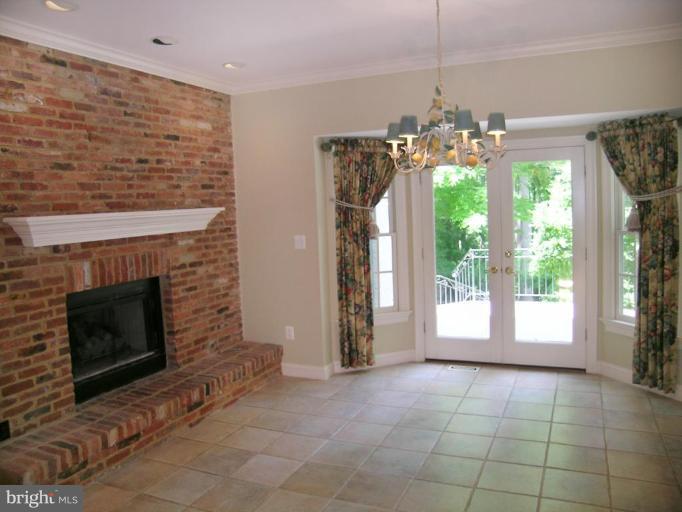 10000 Windy Hollow Road Great Falls, VA 22066 - Photo 29 of 30 Breakfast Area