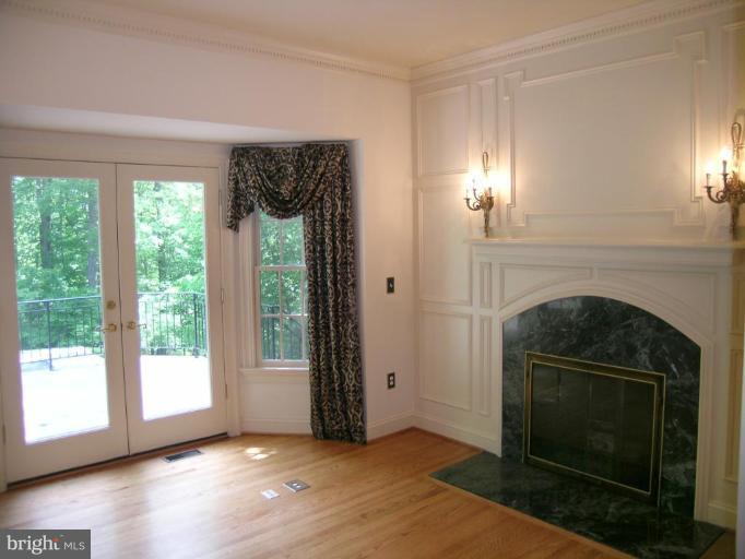 10000 Windy Hollow Road Great Falls, VA 22066 - Photo 10 of 30 Unique #2