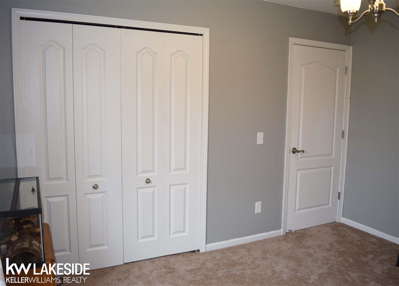 30909 Bradmore Road Warren, MI 48092 - Photo 38 of 50 31334757-37.JPG
