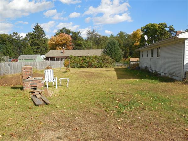 4 Belanger Road Southampton, MA 01073 - Photo 4 of 17